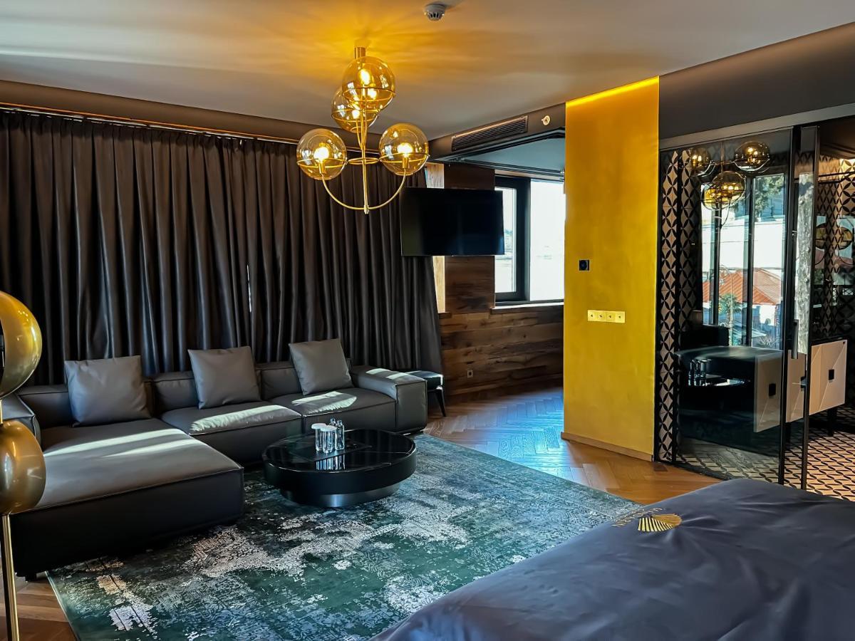 Готель Mandarin Club House Батумі Екстер'єр фото